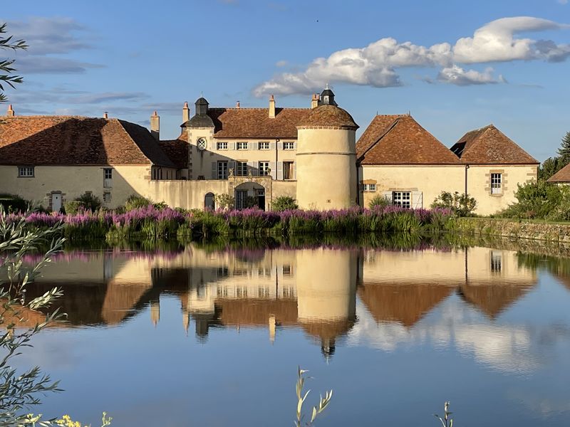 Visiter le Château de Charnes avec le Passeport des Demeures Historiques
