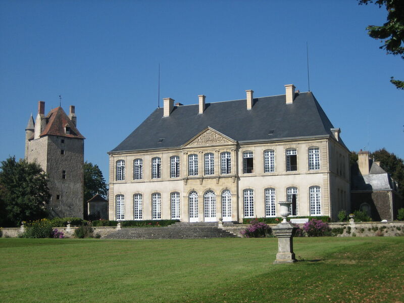 Visiter le Château de Douzon avec le Passeport des Demeures Historiques