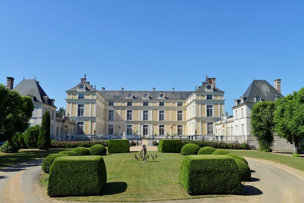 Visiter le Château Colbert avec le Passeport des Demeures Historiques