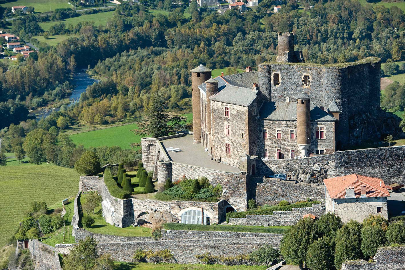 Visiter le Château de Bouzols avec le Passeport des Demeures Historiques