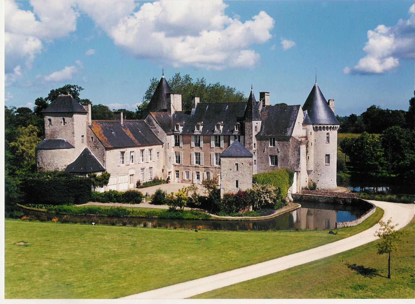 Visiter le Château de Colombières avec le Passeport des Demeures Historiques