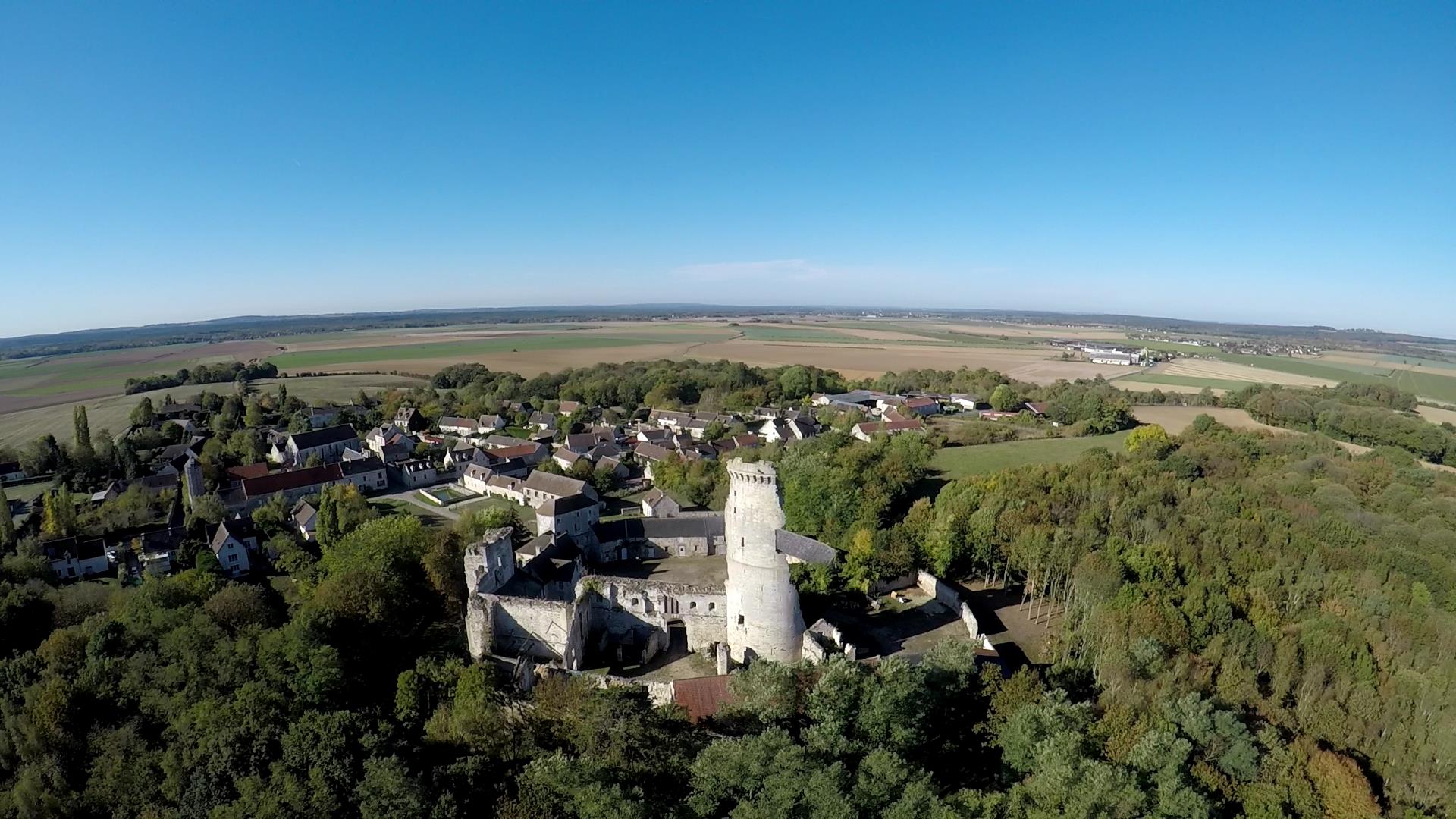 Entrez et tapons la causette... - Page 16 Chateau-de-Montepilloy-3