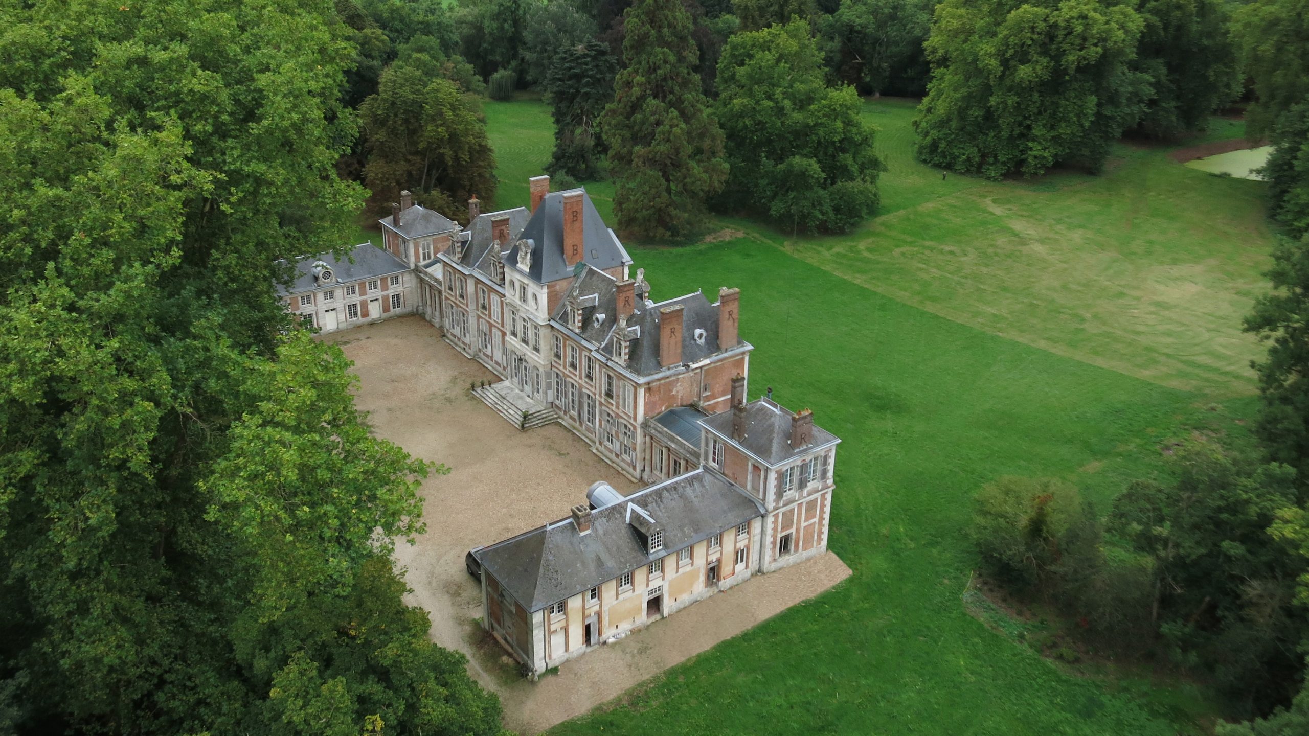 Visiter le Château de Pinterville avec le Passeport des Demeures Historiques