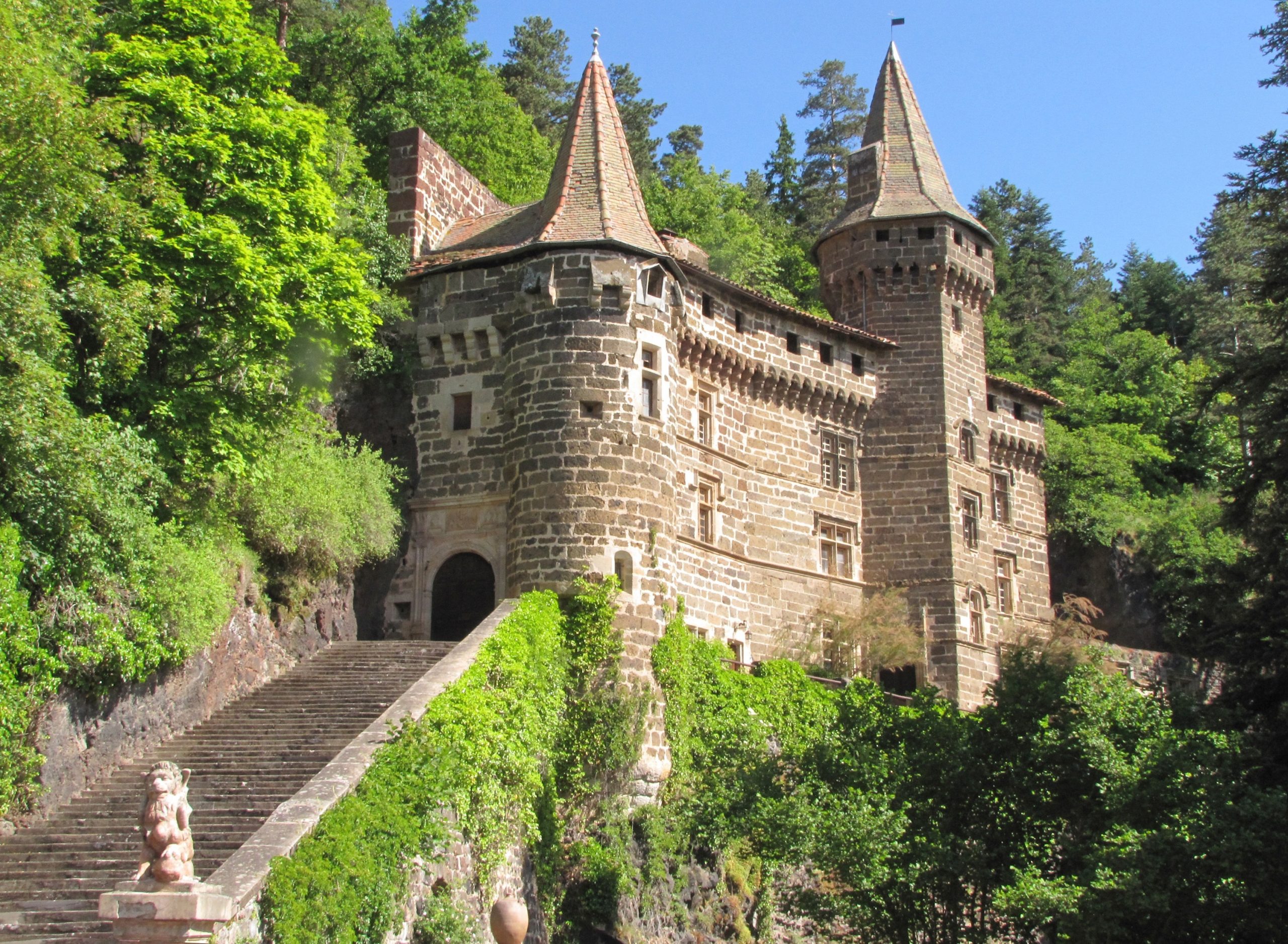 Visiter le Château de la Rochelambert avec le Passeport des Demeures Historiques