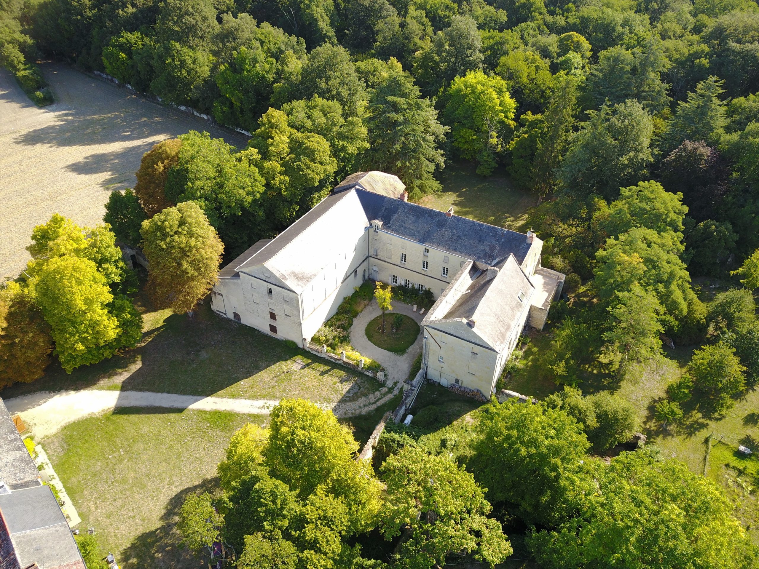 Visiter le Prieuré de Breuil-Bellay avec le Passeport des Demeures Historiques