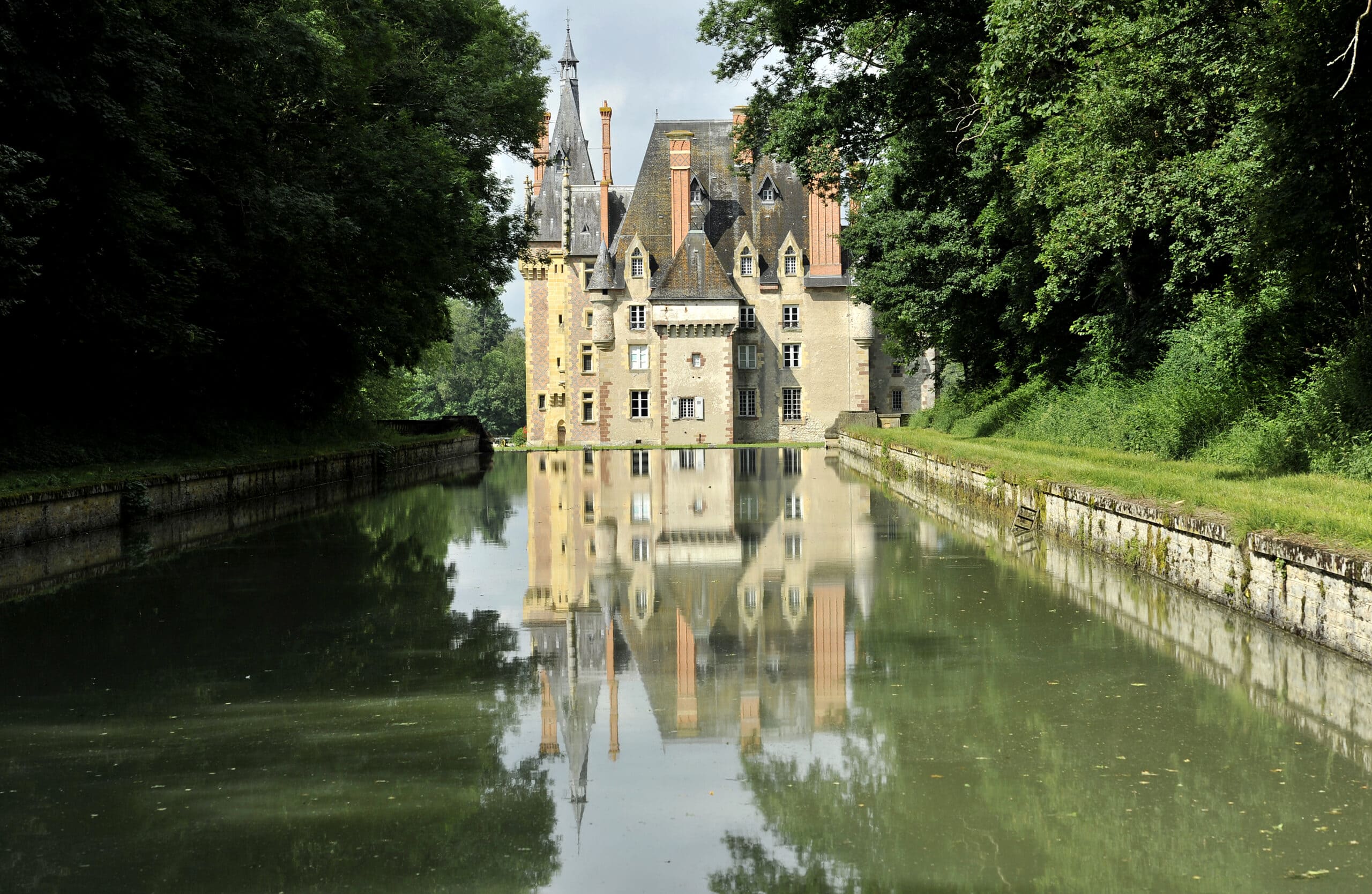 Visiter le château d'Avrilly avec les Passeports des Demeures Historiques