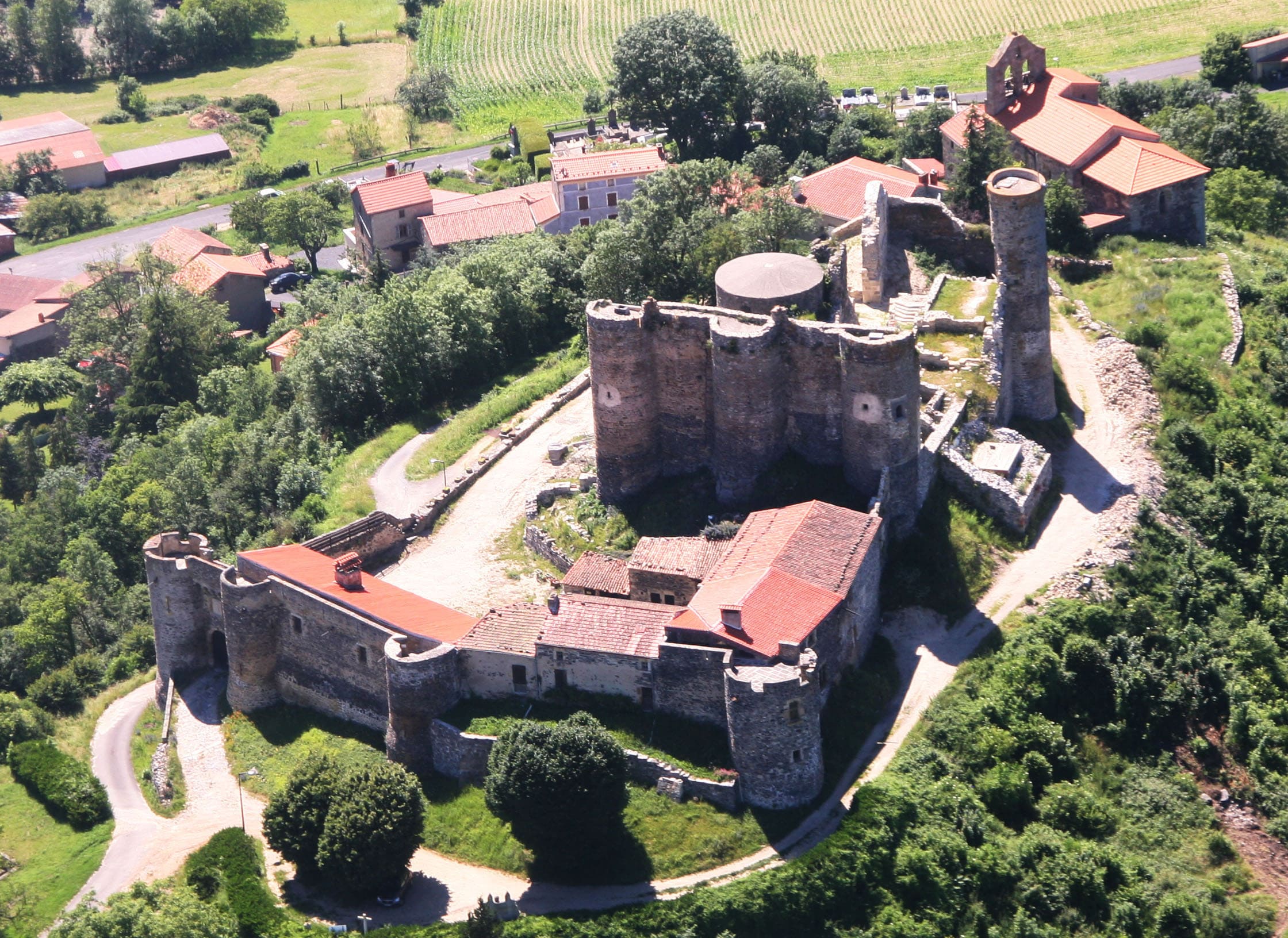 Visiter le château de Montmorin avec le Passeport des Demeures Historiques
