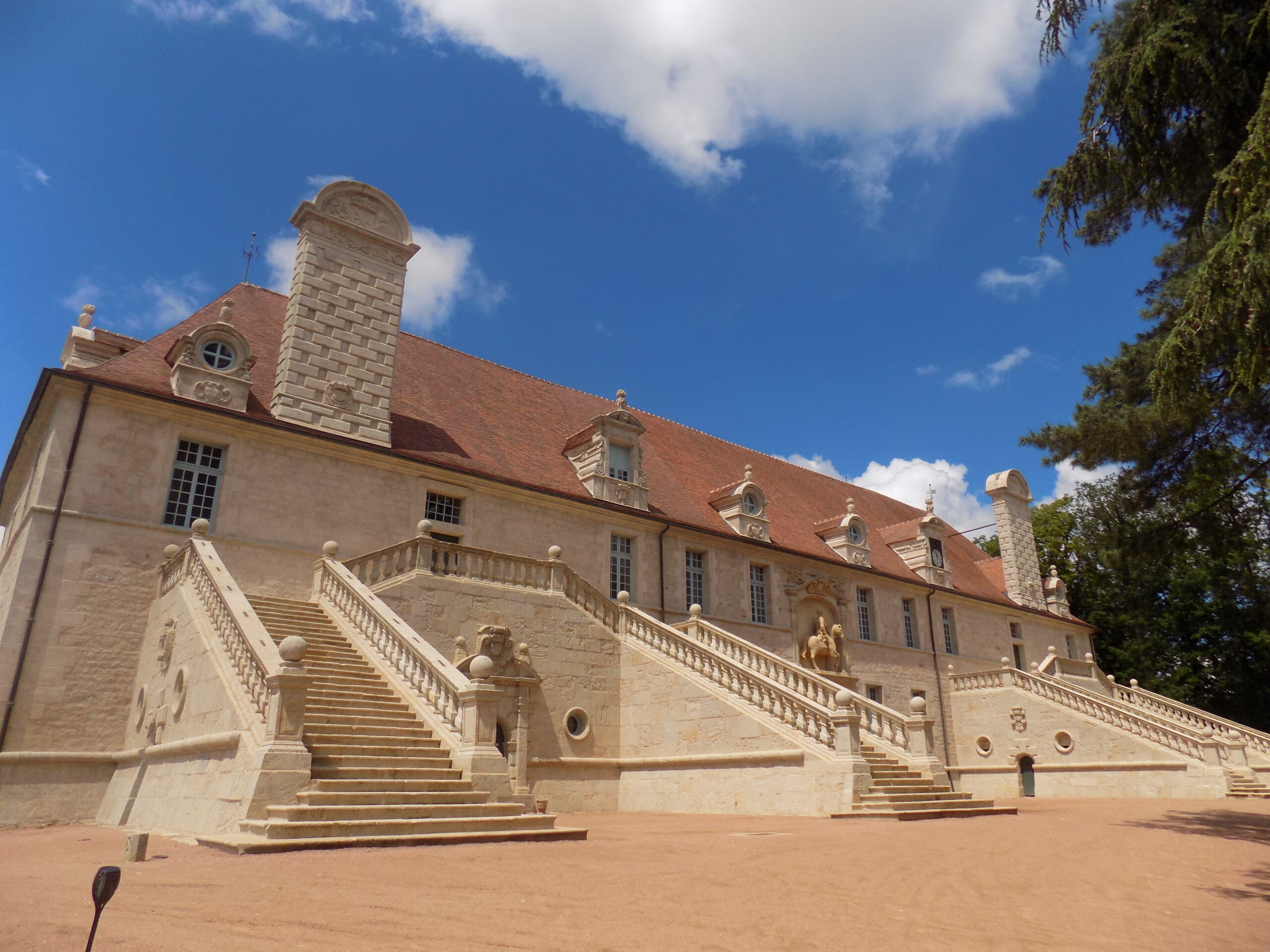 Découvrez les Écuries de Chaumont avec le Passeport des Demeures Historiques !