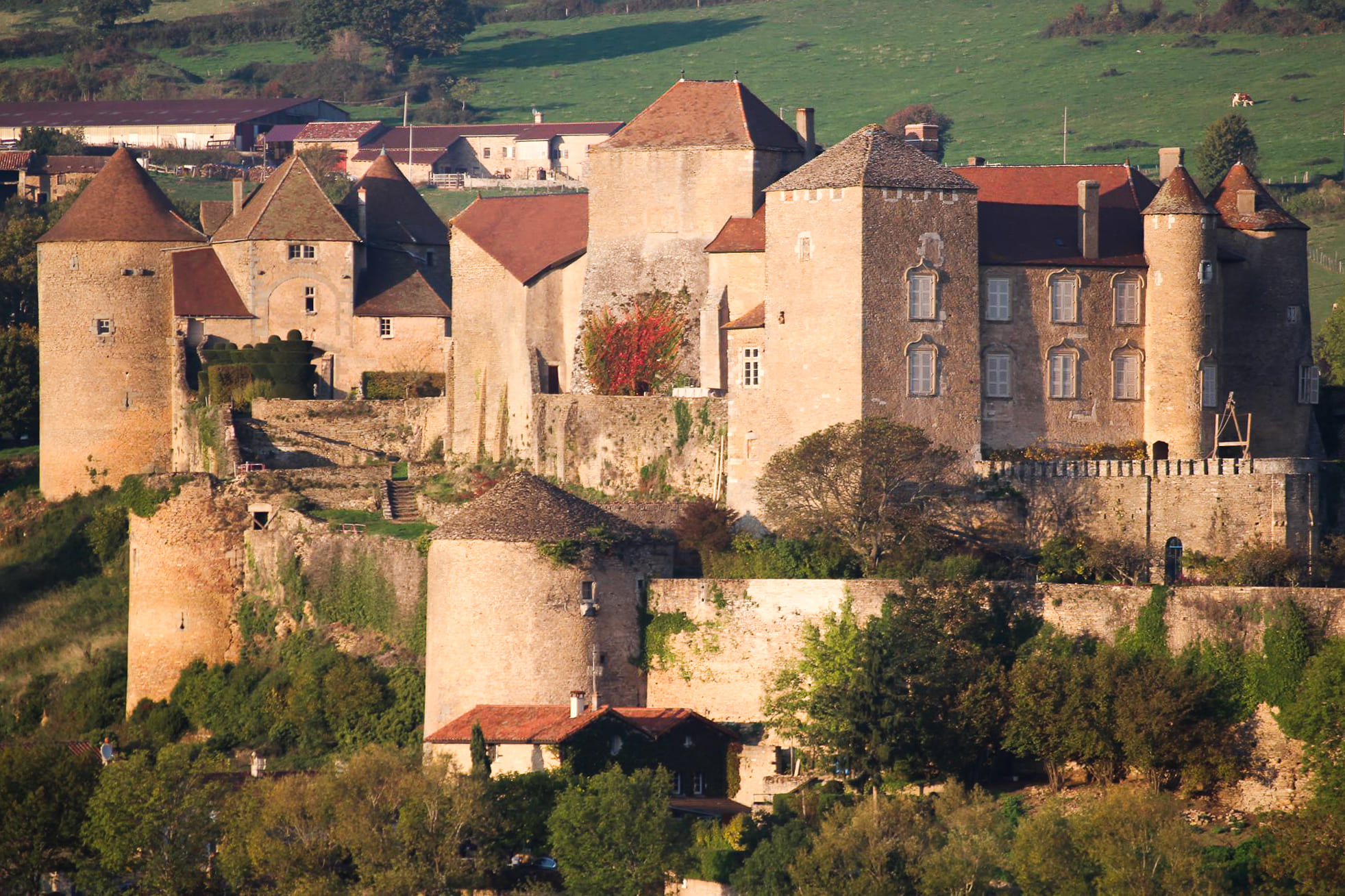 Découvrez la Forteresse de Berzé-le-Châtel avec le Passeport des Demeures Historiques !