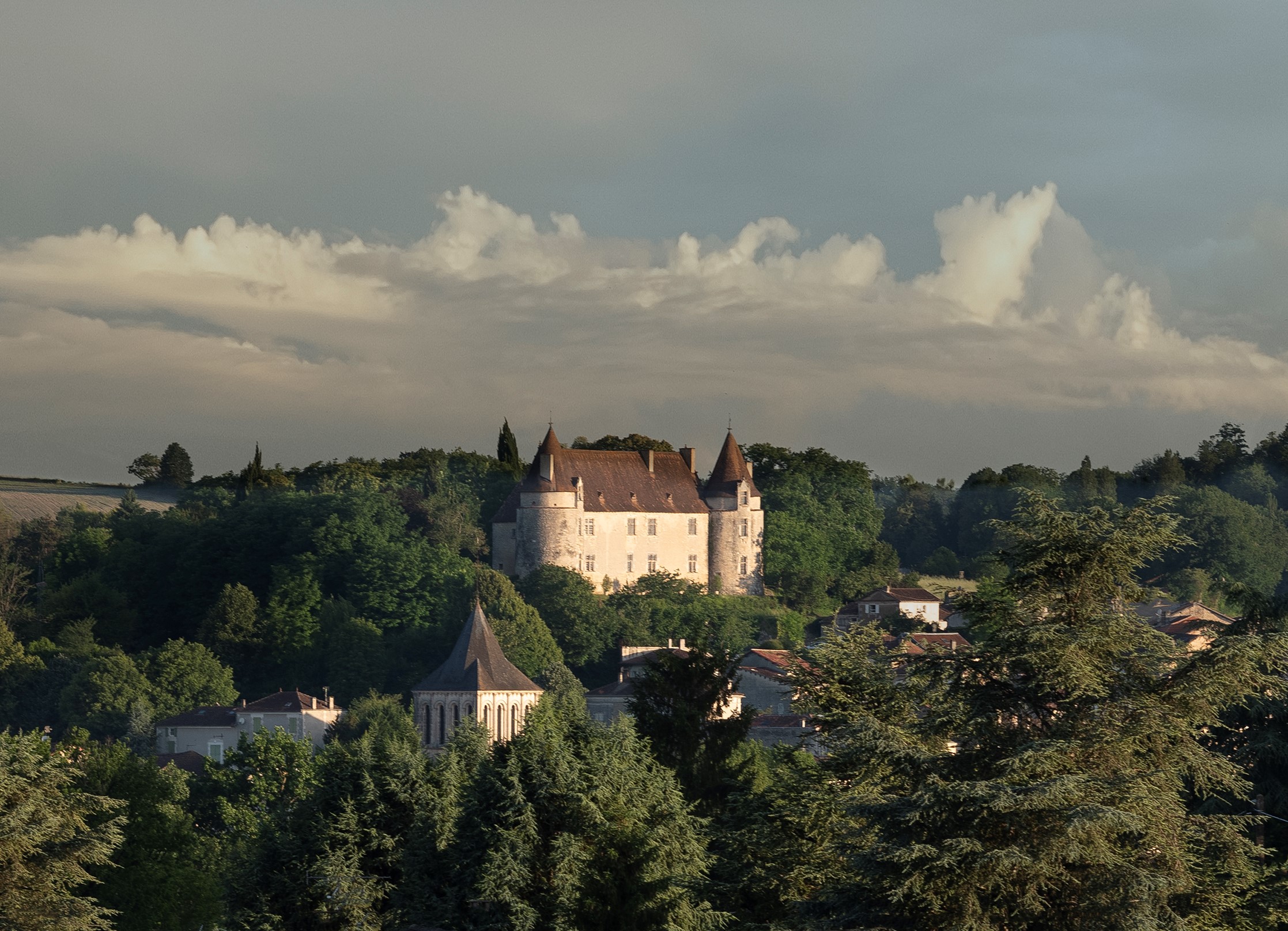 Visiter le Château de Montmoreau avec le Passeport des Demeures Historiques