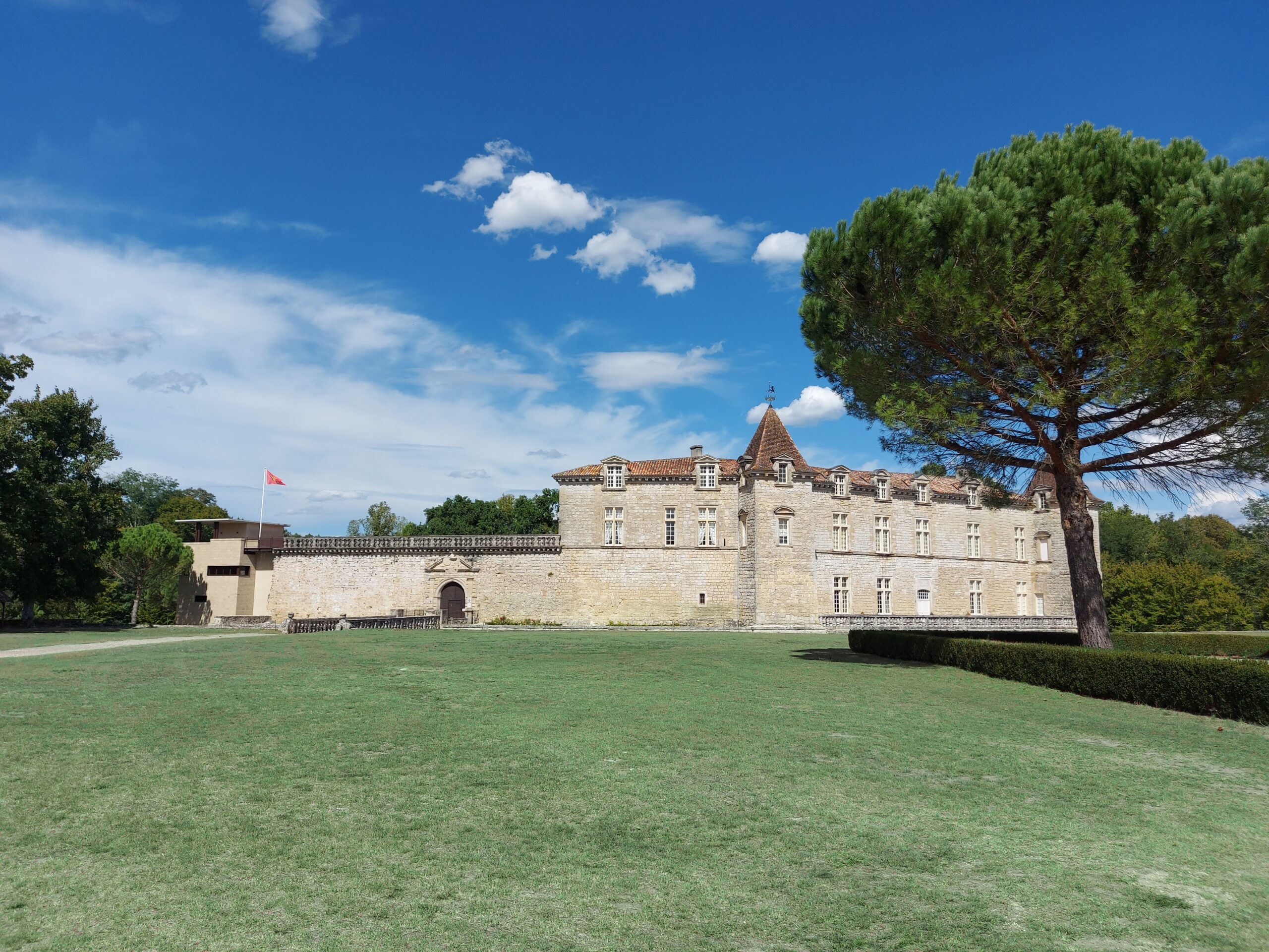 Visiter le Château Royal de Cazeneuve avec le Passeport des Demeures Historiques