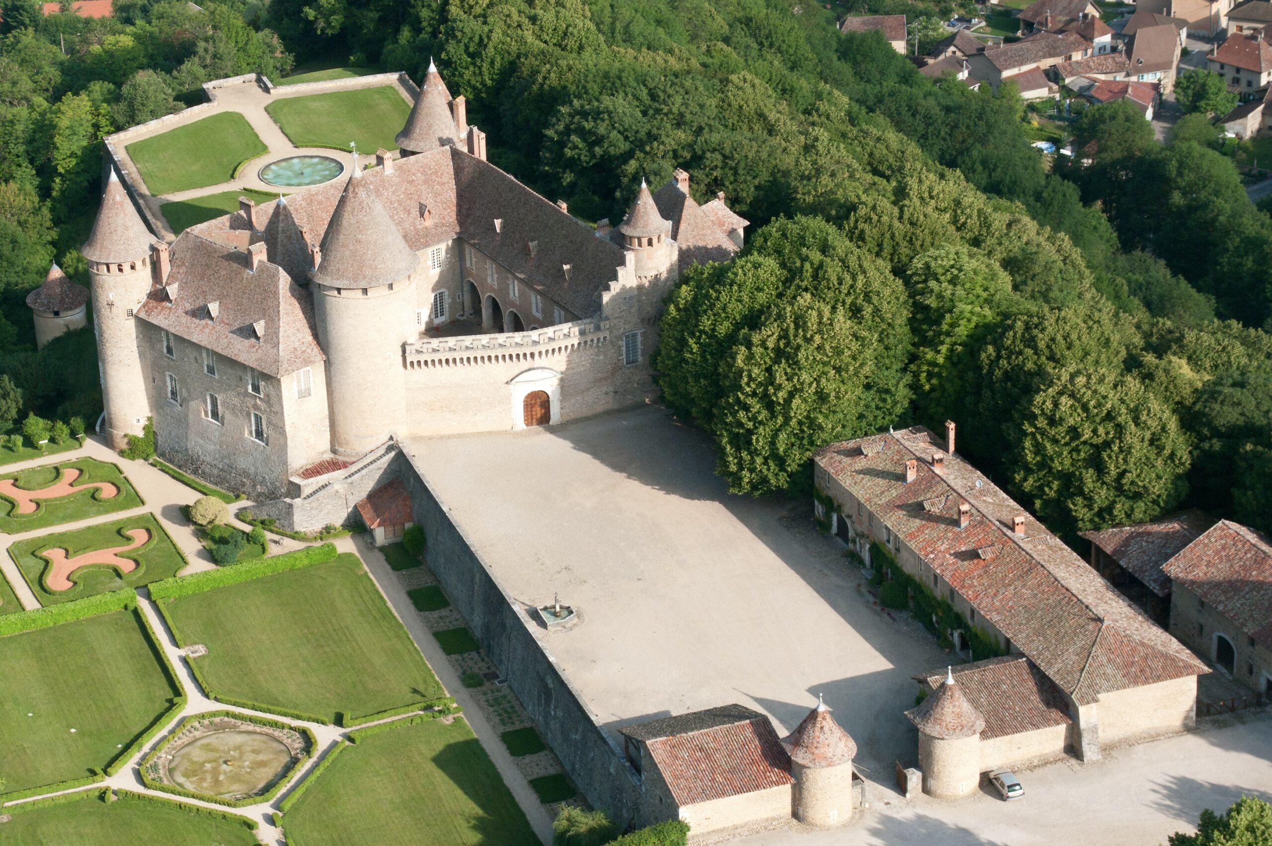 Visiter le Château de Virieu avec le Passeport des Demeures Historiques