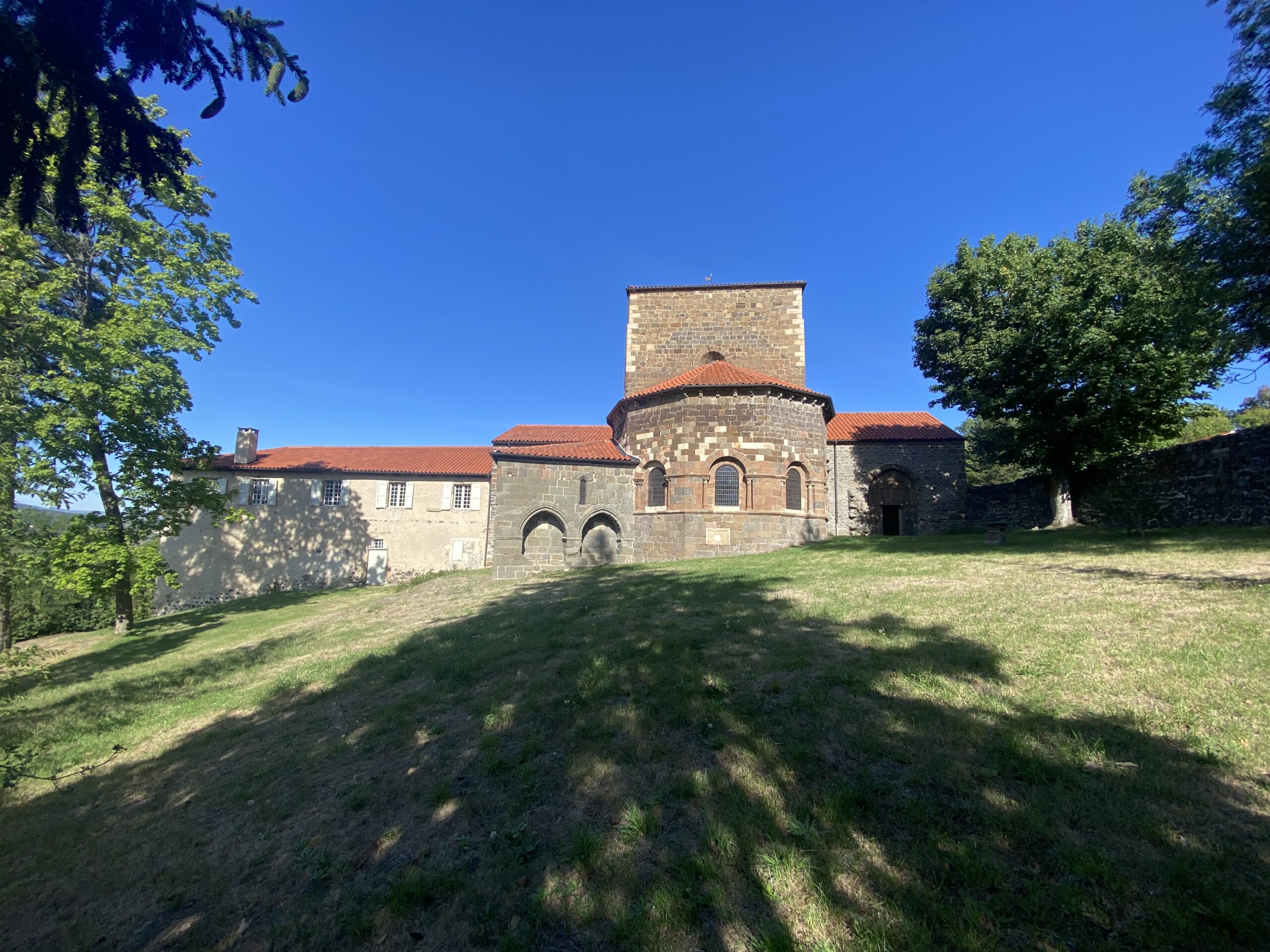 Visiter l'Abbaye de Doue avec le Passeport des Demeures Historiques