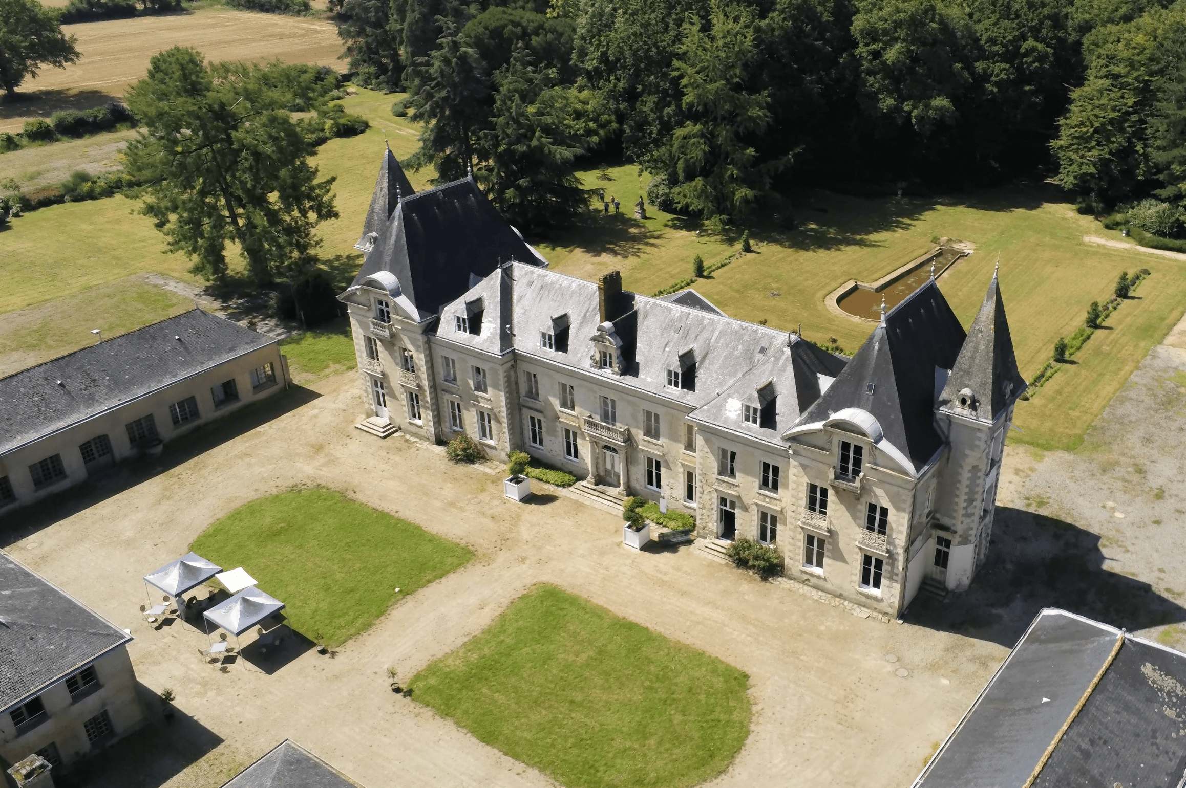 Visiter le château de La Droitière avec le Passeport des Demeures Historiques