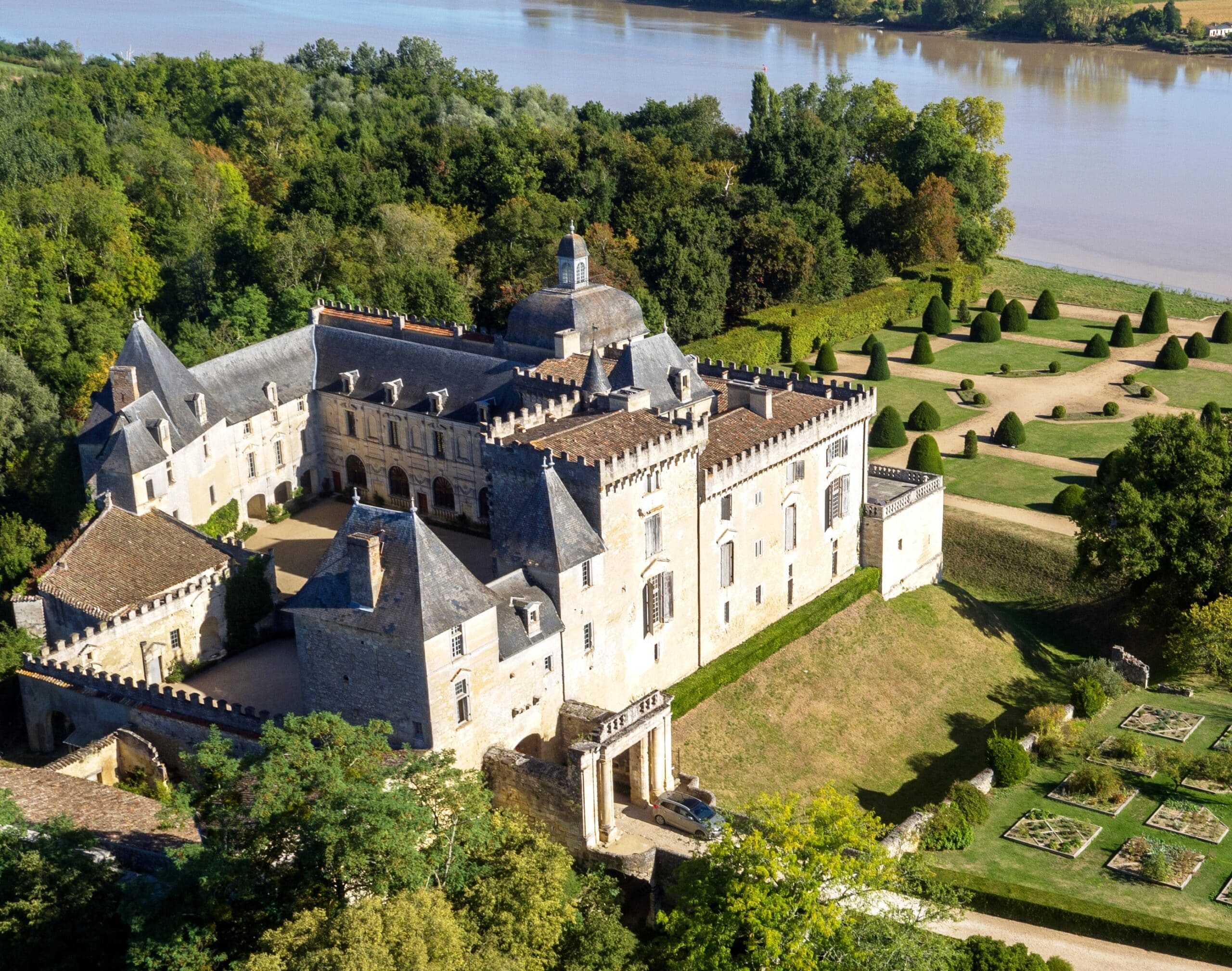 Visiter le château de Vayres avec le Passeport Poitou-Charentes