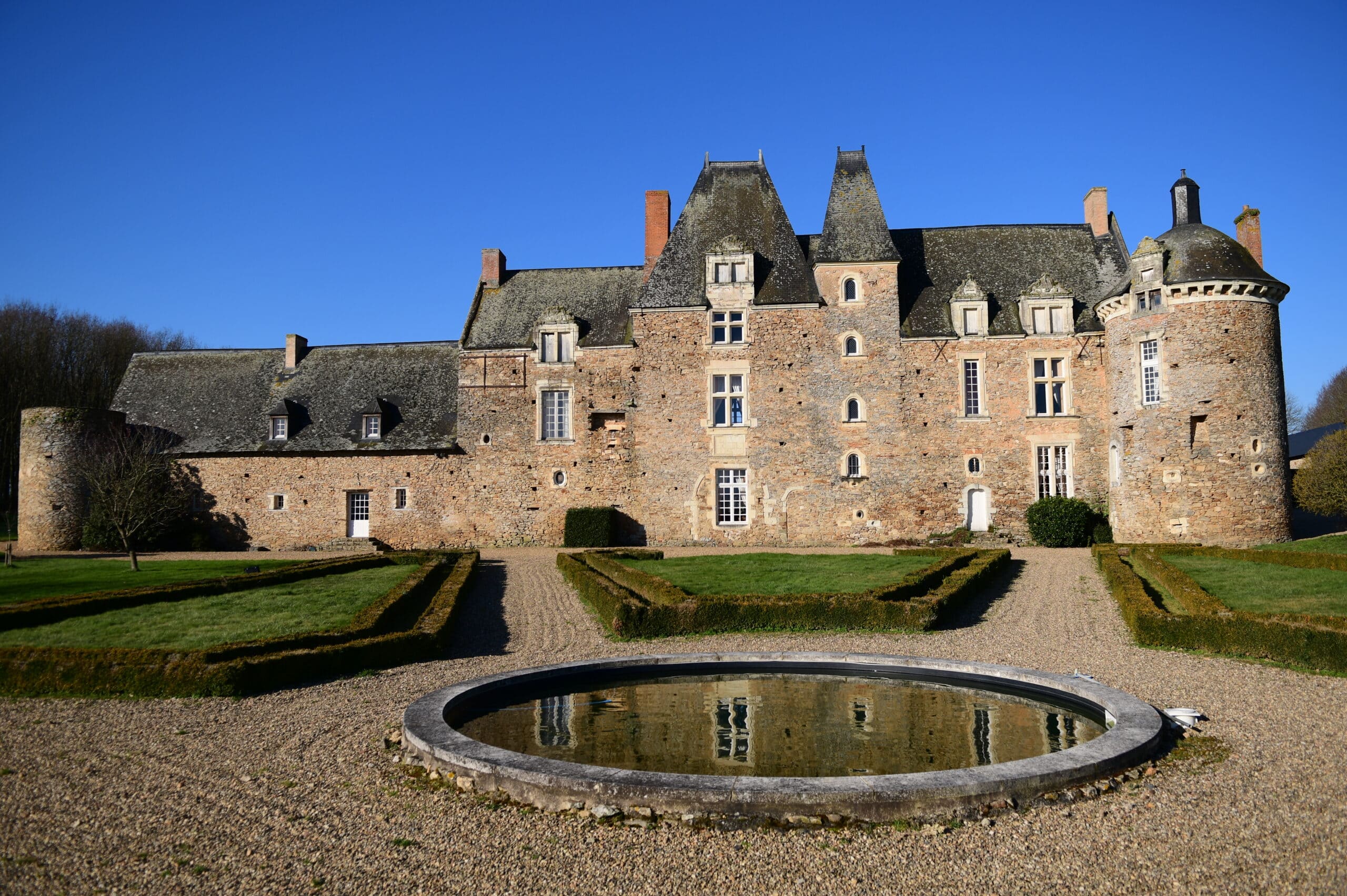 Visiter le château du Hardas avec le Passeport des Demeures Historiques